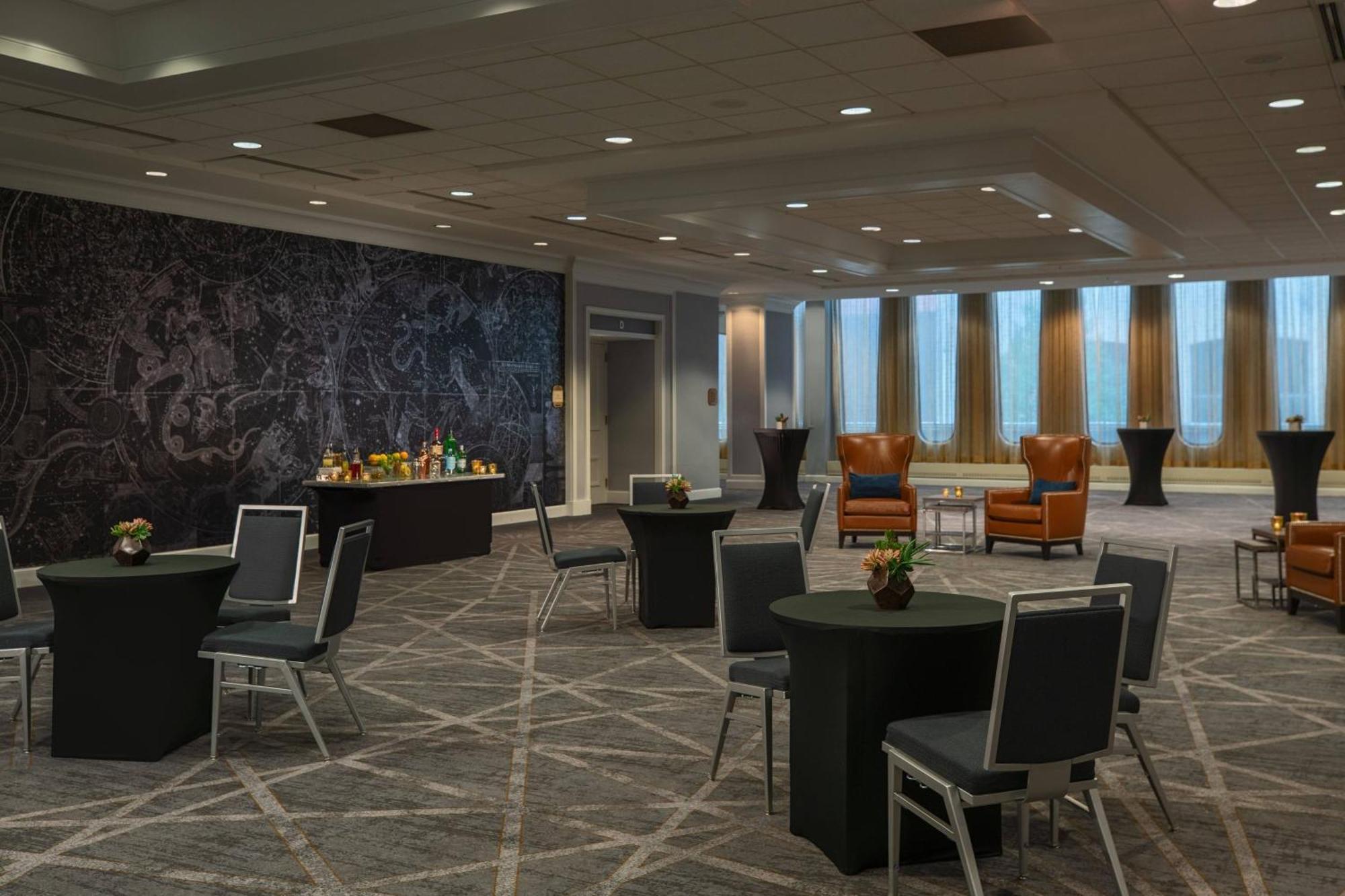 Renaissance Columbus Downtown Hotel Exterior photo